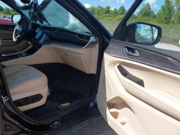 2023 Jeep Grand Cherokee Limited with VIN 1C4RJHBG0PC512461, listed as a IAAI auction lot 43075577 with 45,712 mi miles and . Bid and sale history available at DreamBid. Image 5.