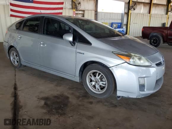 2010 Toyota Prius III с VIN JTDKN3DU2A0115628, выставлен на аукционе Copart как лот 86817425 с пробегом 227 240 миль миль и Списание • Salvage title. История ставок и продаж доступна на DreamBid. Изображение 4.