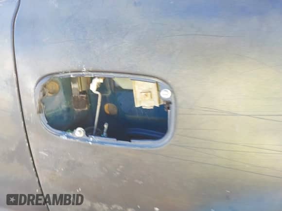 2000 Chevrolet Silverado 1500 LT с VIN 1GCEK19T7YE432666, выставлен на аукционе IAAI как лот 43353292 с пробегом Не указан миль и . История ставок и продаж доступна на DreamBid. Изображение 13.