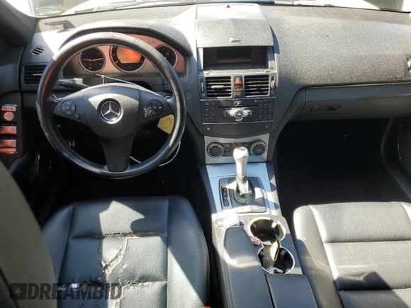 2008 Mercedes-Benz C 300 Sport z VIN WDDGF54X28F076805, wystawiony jako Copart lot #84642835 z przebiegiem 189 734 mil mil oraz Szkoda całkowita • Salvage title. Historia ofert i sprzedaży dostępna na DreamBid. Obrazek 8.