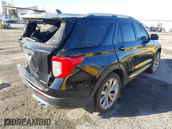 2021 Ford Explorer Platinum with VIN 1FM5K8HC5MGA97587, listed as a IAAI auction lot 42074829 with 42,582 mi miles and . Bid and sale history available at DreamBid. Image 4.