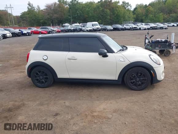 2014 MINI Hardtop S с VIN WMWXM7C53ET987697, выставлен на аукционе IAAI как лот 43314495 с пробегом 119 166 миль миль и . История ставок и продаж доступна на DreamBid. Изображение 13.