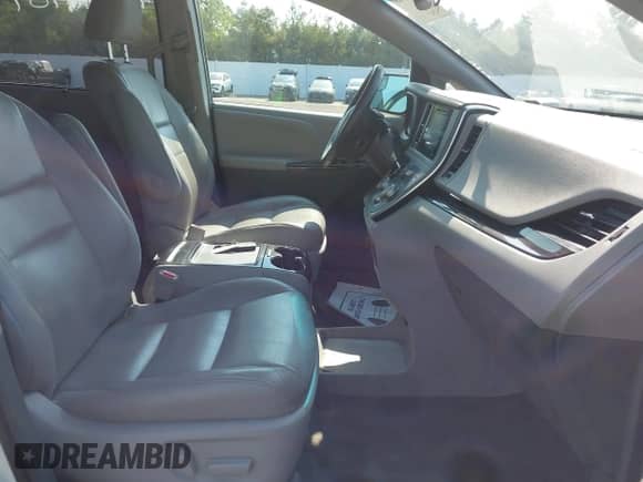 2017 Toyota Sienna XLE Auto Access Seat с VIN 5TDYZ3DC8HS787173, выставлен на аукционе IAAI как лот 42389789 с пробегом 79 879 миль миль и . История ставок и продаж доступна на DreamBid. Изображение 5.