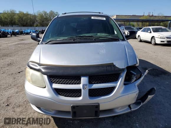 2002 Dodge Caravan Sport with VIN 2B4GP44322R615239, listed as a Copart auction lot 66906285 with 253,596 mi miles and Salvage title. Bid and sale history available at DreamBid. Image 5.