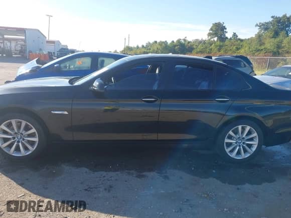 2011 BMW 5 Series 528i with VIN WBAFR1C55BC749629, listed as a IAAI auction lot 43489805 with 192,164 mi miles and . Bid and sale history available at DreamBid. Image 14.