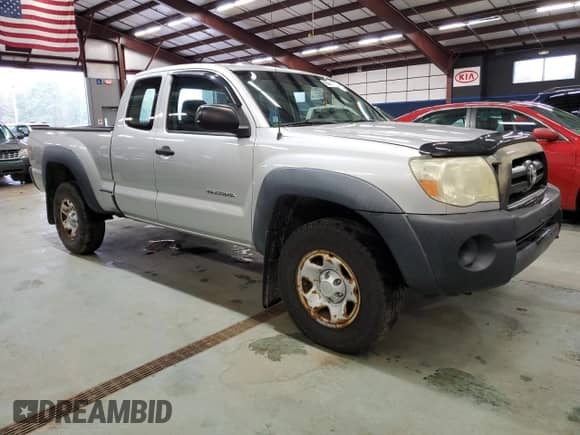 2008 Toyota Tacoma with VIN 5TEUX42N78Z568982, listed as a Copart auction lot 86469205 with 123,059 mi miles and Clean title. Bid and sale history available at DreamBid. Image 4.