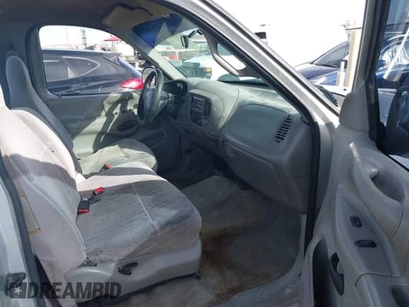 1997 Ford F-150 с VIN 1FTEF17W3VLA19510, выставлен на аукционе IAAI как лот 41711010 с пробегом 214 984 миль миль и . История ставок и продаж доступна на DreamBid. Изображение 5.