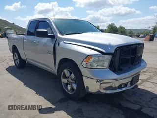 2016 Ram 1500 SLT z VIN 1C6RR6GG5GS231520, wystawiony jako IAAI lot #41896089 z przebiegiem 204 805 mil mil oraz . Historia ofert i sprzedaży dostępna na DreamBid. Obrazek 1.