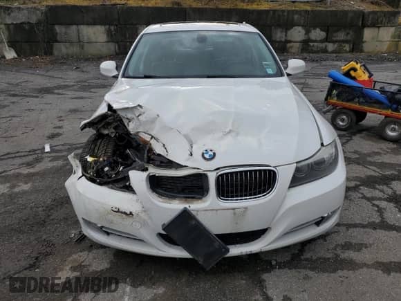 2011 BMW 3 Series 335d with VIN WBAPN7C55BF183554, listed as a Copart auction lot 84172965 with 136,557 mi miles and Salvage title. Bid and sale history available at DreamBid. Image 5.