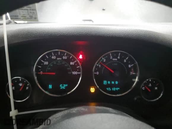 2018 Jeep Wrangler Sahara with VIN 1C4AJWBG3JL909722, listed as a Copart auction lot 50486925 with 45,104 mi miles and Salvage title. Bid and sale history available at DreamBid. Image 9.