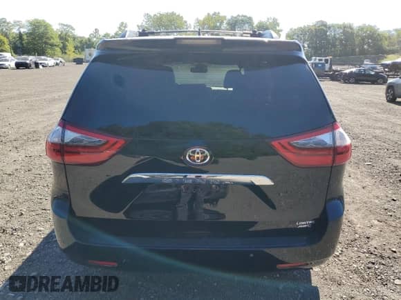 2020 Toyota Sienna XLE z VIN 5TDDZ3DCXLS228487, wystawiony jako Copart lot #70249615 z przebiegiem 39 481 mil mil oraz Szkoda całkowita • Salvage title. Historia ofert i sprzedaży dostępna na DreamBid. Obrazek 6.