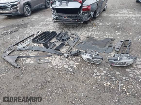 2011 BMW 5 Series 535i xDrive with VIN WBAFU7C51BC869896, listed as a IAAI auction lot 43399732 with 153,555 mi miles and . Bid and sale history available at DreamBid. Image 12.