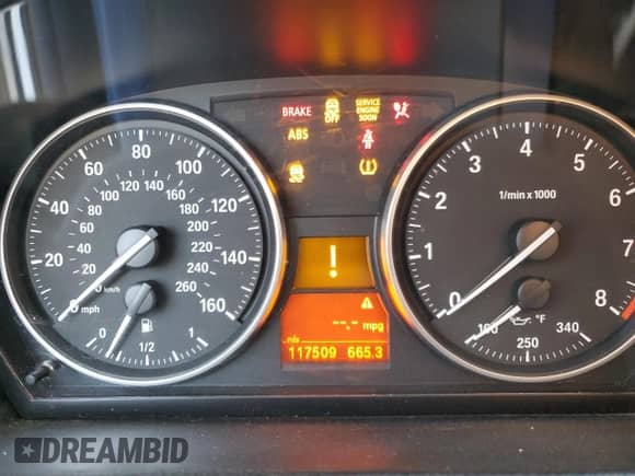 2013 BMW 3 Series 328i с VIN WBAKE5C54DE432384, выставлен на аукционе Copart как лот 48551945 с пробегом 117 509 миль миль и Списание • Salvage title. История ставок и продаж доступна на DreamBid. Изображение 9.