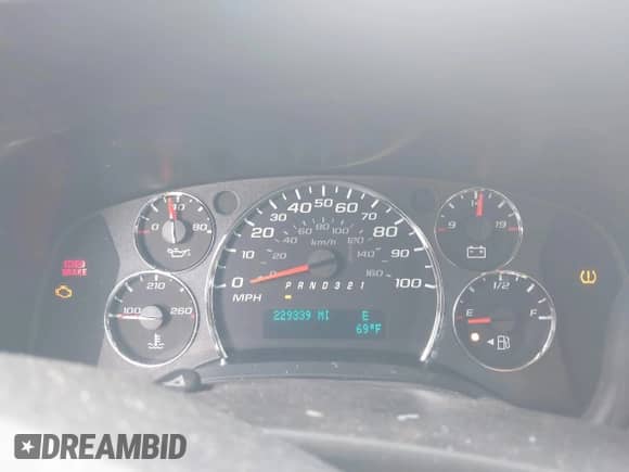 2009 Chevrolet Express Passenger with VIN 1GAGG25K991123960, listed as a IAAI auction lot 41722222 with 229,339 mi miles and . Bid and sale history available at DreamBid. Image 7.