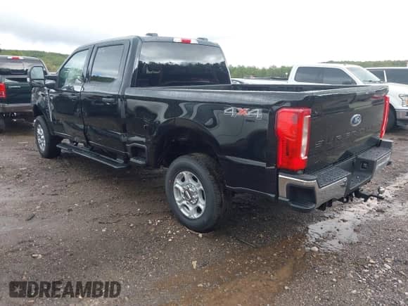2026 Ford F-250 XL with VIN 1FT7W2BN6TEC24382, listed as a IAAI auction lot 43566771 with 451 mi miles and . Bid and sale history available at DreamBid. Image 3.