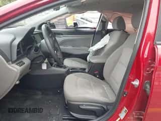 2020 Hyundai Elantra SEL z VIN KMHD84LF2LU938933, wystawiony jako IAAI lot #43045309 z przebiegiem 85 456 mil mil oraz . Historia ofert i sprzedaży dostępna na DreamBid. Obrazek 5.