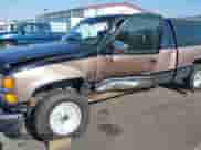 1994 Chevrolet Silverado 2500 z VIN 1GCFK29K1RE246897, wystawiony jako IAAI lot #42570334 z przebiegiem 113 195 mil mil oraz . Historia ofert i sprzedaży dostępna na DreamBid. Obrazek 6.