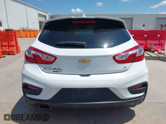 2017 Chevrolet Cruze LT z VIN 3G1BE6SM1HS532593, wystawiony jako IAAI lot #43011740 z przebiegiem 127 480 mil mil oraz . Historia ofert i sprzedaży dostępna na DreamBid. Obrazek 16.