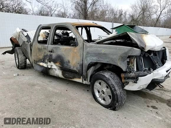 2009 Chevrolet Silverado 1500 LTZ с VIN 1GCEK39029Z116166, выставлен на аукционе Copart как лот 46676735 с пробегом Не указан миль и На запчасти • Non repairable. История ставок и продаж доступна на DreamBid. Изображение 10.