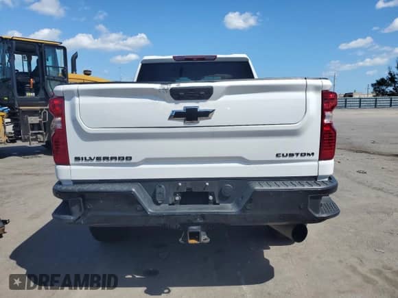 2024 Chevrolet Silverado 2500HD Custom с VIN 2GC4YMEY5R1116716, выставлен на аукционе Copart как лот 84232615 с пробегом 201 897 миль миль и Списание • Salvage title. История ставок и продаж доступна на DreamBid. Изображение 6.