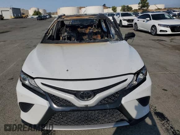 2019 Toyota Camry XSE z VIN 4T1BZ1HK7KU029528, wystawiony jako Copart lot #80689775 z przebiegiem Nie podano mil oraz Nie do naprawy • Non repairable. Historia ofert i sprzedaży dostępna na DreamBid. Obrazek 5.