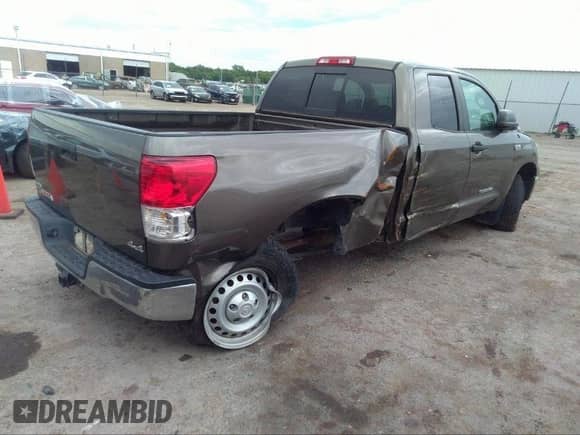 2011 Toyota Tundra с VIN 5TFUY5F14BX181458, выставлен на аукционе IAAI как лот 41790377 с пробегом 129 058 миль миль и . История ставок и продаж доступна на DreamBid. Изображение 4.