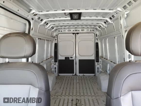2025 Ram ProMaster Cargo Tradesman с VIN 3C6MRVJG3SE517634, выставлен на аукционе Copart как лот 66493295 с пробегом 17 351 миль миль и Чистый • Clean title. История ставок и продаж доступна на DreamBid. Изображение 10.