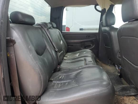2006 Chevrolet Silverado 3500 DRW Wrk Trk с VIN 1GCJK33296F106286, выставлен на аукционе Copart как лот 60609215 с пробегом 141 139 миль миль и Чистый • Clean title. История ставок и продаж доступна на DreamBid. Изображение 10.