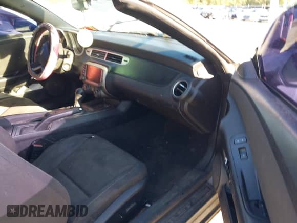 2013 Chevrolet Camaro LT с VIN 2G1FB3D33D9109843, выставлен на аукционе IAAI как лот 43509589 с пробегом 111 578 миль миль и . История ставок и продаж доступна на DreamBid. Изображение 5.