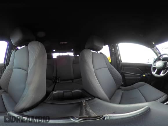 2024 Toyota Tacoma SR5 с VIN 3TMLB5JN7RM027267, выставлен на аукционе IAAI как лот 41502011 с пробегом 16 067 миль миль и . История ставок и продаж доступна на DreamBid. Изображение 19.