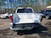 2024 Ram 1500 Big Horn z VIN 1C6SRFFT0RN150670, wystawiony jako IAAI lot #41835342 z przebiegiem 21 562 mil mil oraz . Historia ofert i sprzedaży dostępna na DreamBid. Obrazek 17.