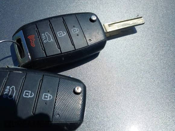 2019 Kia Sorento LX z VIN 5XYPGDA53KG482701, wystawiony jako IAAI lot #42036880 z przebiegiem 161 526 mil mil oraz . Historia ofert i sprzedaży dostępna na DreamBid. Obrazek 11.