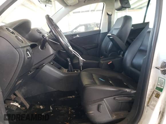 2012 Volkswagen Tiguan S с VIN WVGCV7AX2CW515758, выставлен на аукционе Copart как лот 52456355 с пробегом 179 907 миль миль и Чистый • Clean title. История ставок и продаж доступна на DreamBid. Изображение 7.