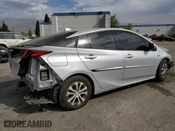 2020 Toyota Prius LE with VIN JTDKARFP6L3146095, listed as a Copart auction lot 71059215 with 112,994 mi miles and Salvage title. Bid and sale history available at DreamBid. Image 3.