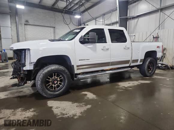 2011 Chevrolet Silverado 2500HD LTZ z VIN 1GC1KYC83BF130644, wystawiony jako Copart lot #72020725 z przebiegiem 269 693 mil mil oraz Szkoda całkowita • Salvage title. Historia ofert i sprzedaży dostępna na DreamBid. Obrazek 1.
