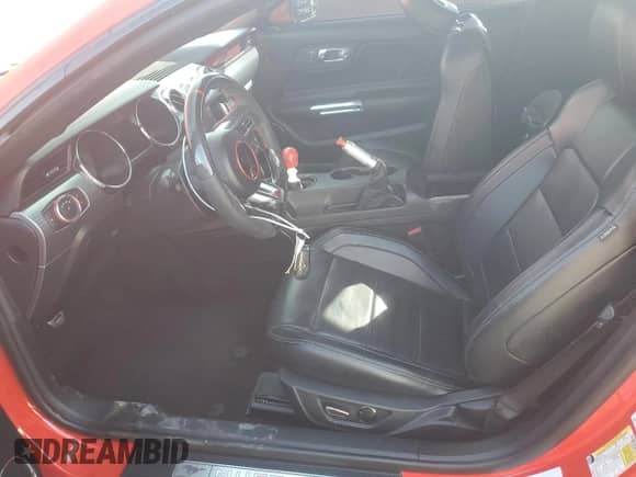2015 Ford Mustang GT z VIN 1FA6P8CF8F5427545, wystawiony jako Copart lot #83837725 z przebiegiem 81 898 mil mil oraz Czysty tytuł • Clean title. Historia ofert i sprzedaży dostępna na DreamBid. Obrazek 7.