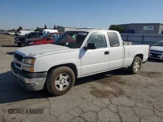 2005 Chevrolet Silverado 1500 LS z VIN 2GCEC19T351239814, wystawiony jako Copart lot #80551245 z przebiegiem 260 612 mil mil oraz Szkoda całkowita • Salvage title. Historia ofert i sprzedaży dostępna na DreamBid. Obrazek 1.