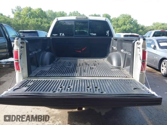 2013 Ford F-150 XL с VIN 1FTFW1EF9DFA57957, выставлен на аукционе IAAI как лот 42652394 с пробегом 170 633 миль миль и . История ставок и продаж доступна на DreamBid. Изображение 17.