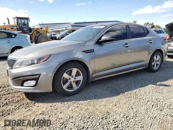 2014 Kia Optima LX z VIN 5XXGM4A75EG312908, wystawiony jako Copart lot #82635425 z przebiegiem 158 378 mil mil oraz Czysty tytuł • Clean title. Historia ofert i sprzedaży dostępna na DreamBid. Obrazek 1.