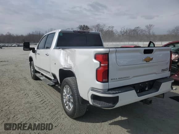 2024 Chevrolet Silverado 3500HD High Country с VIN 1GC4YVEY0RF124804, выставлен на аукционе Copart как лот 47888825 с пробегом 33 100 миль миль и Списание • Salvage title. История ставок и продаж доступна на DreamBid. Изображение 2.