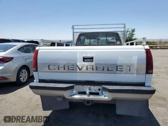 1993 Chevrolet Silverado 2500 z VIN 1GCFK29K2PE206891, wystawiony jako Copart lot #59304904 z przebiegiem 206 433 mil mil oraz Czysty tytuł • Clean title. Historia ofert i sprzedaży dostępna na DreamBid. Obrazek 6.