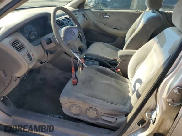 2001 Honda Accord LX with VIN 3HGCG66571G703303, listed as a Copart auction lot 80304165 with 267,084 mi miles and Clean title. Bid and sale history available at DreamBid. Image 7.