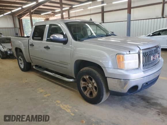 2008 GMC Sierra 1500 SL with VIN 2GTEC13C081242862, listed as a Copart auction lot 61257235 with 201,943 mi miles and Clean title. Bid and sale history available at DreamBid. Image 4.