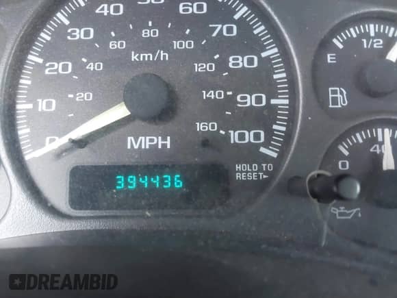 1999 Chevrolet Silverado 1500 LS z VIN 1GCEC14W8XZ187477, wystawiony jako IAAI lot #43217429 z przebiegiem 394 436 mil mil oraz . Historia ofert i sprzedaży dostępna na DreamBid. Obrazek 14.