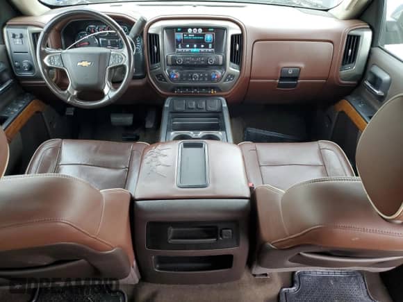 2015 Chevrolet Silverado 1500 High Country z VIN 3GCPCTEC2FG395393, wystawiony jako Copart lot #54948785 z przebiegiem 69 467 mil mil oraz Szkoda całkowita • Salvage title. Historia ofert i sprzedaży dostępna na DreamBid. Obrazek 8.