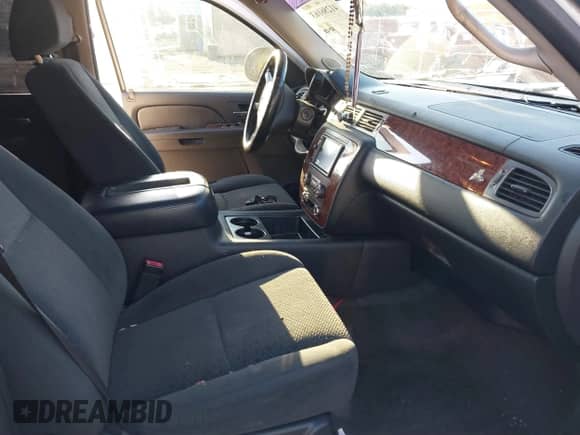 2007 Chevrolet Tahoe LS с VIN 1GNFC13J37R204879, выставлен на аукционе IAAI как лот 41286163 с пробегом Не указан миль и . История ставок и продаж доступна на DreamBid. Изображение 5.