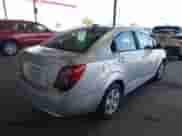 2015 Chevrolet Sonic LS с VIN 1G1JA5SGXF4137384, выставлен на аукционе IAAI как лот 42478924 с пробегом 110 713 миль миль и . История ставок и продаж доступна на DreamBid. Изображение 4.