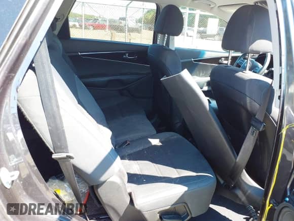 2019 Kia Sorento LX с VIN 5XYPGDA30KG552587, выставлен на аукционе IAAI как лот 42829102 с пробегом 63 042 миль миль и . История ставок и продаж доступна на DreamBid. Изображение 8.