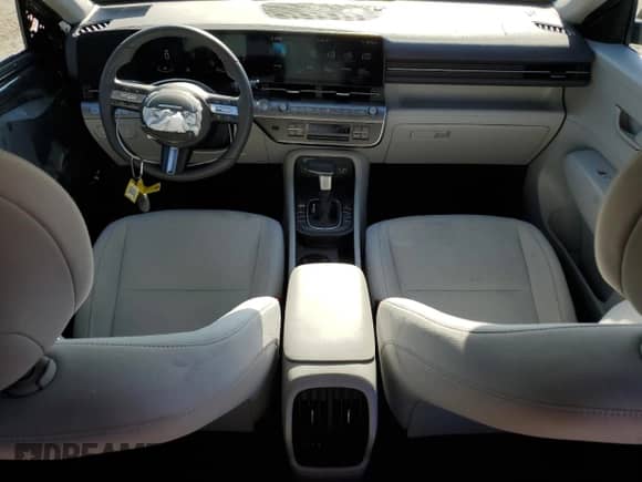 2024 Hyundai Kona SEL z VIN KM8HBCAB9RU159647, wystawiony jako Copart lot #76755294 z przebiegiem 6 332 mil mil oraz Szkoda całkowita • Salvage title. Historia ofert i sprzedaży dostępna na DreamBid. Obrazek 8.