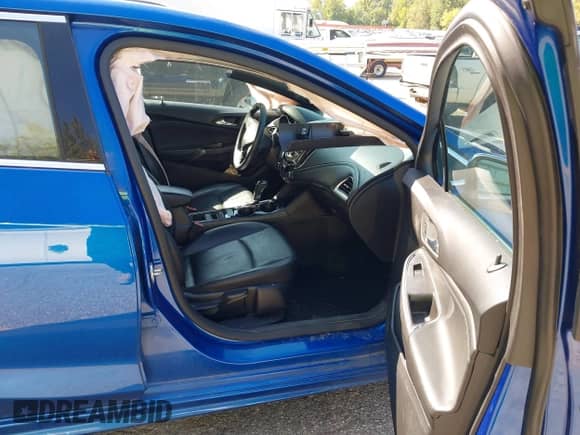 2017 Chevrolet Cruze Premier z VIN 1G1BF5SM8H7117311, wystawiony jako IAAI lot #43222687 z przebiegiem 142 852 mil mil oraz . Historia ofert i sprzedaży dostępna na DreamBid. Obrazek 5.